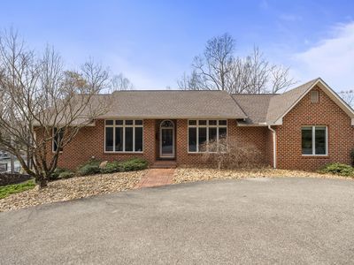 203 Channelview Dr, Moneta, VA, 24121