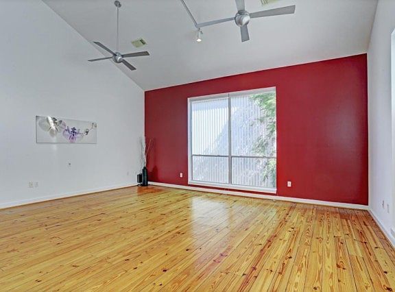 2nd image of 2930 Jackson St #C