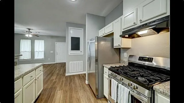 5215 Kingsbury St — Photo 10