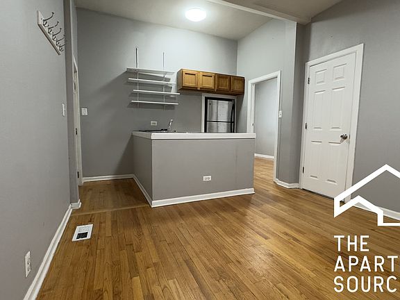 2nd image of 2655 W Homer St APT 3