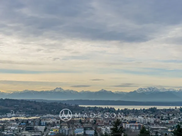322 N 53rd St, Seattle, WA 98103