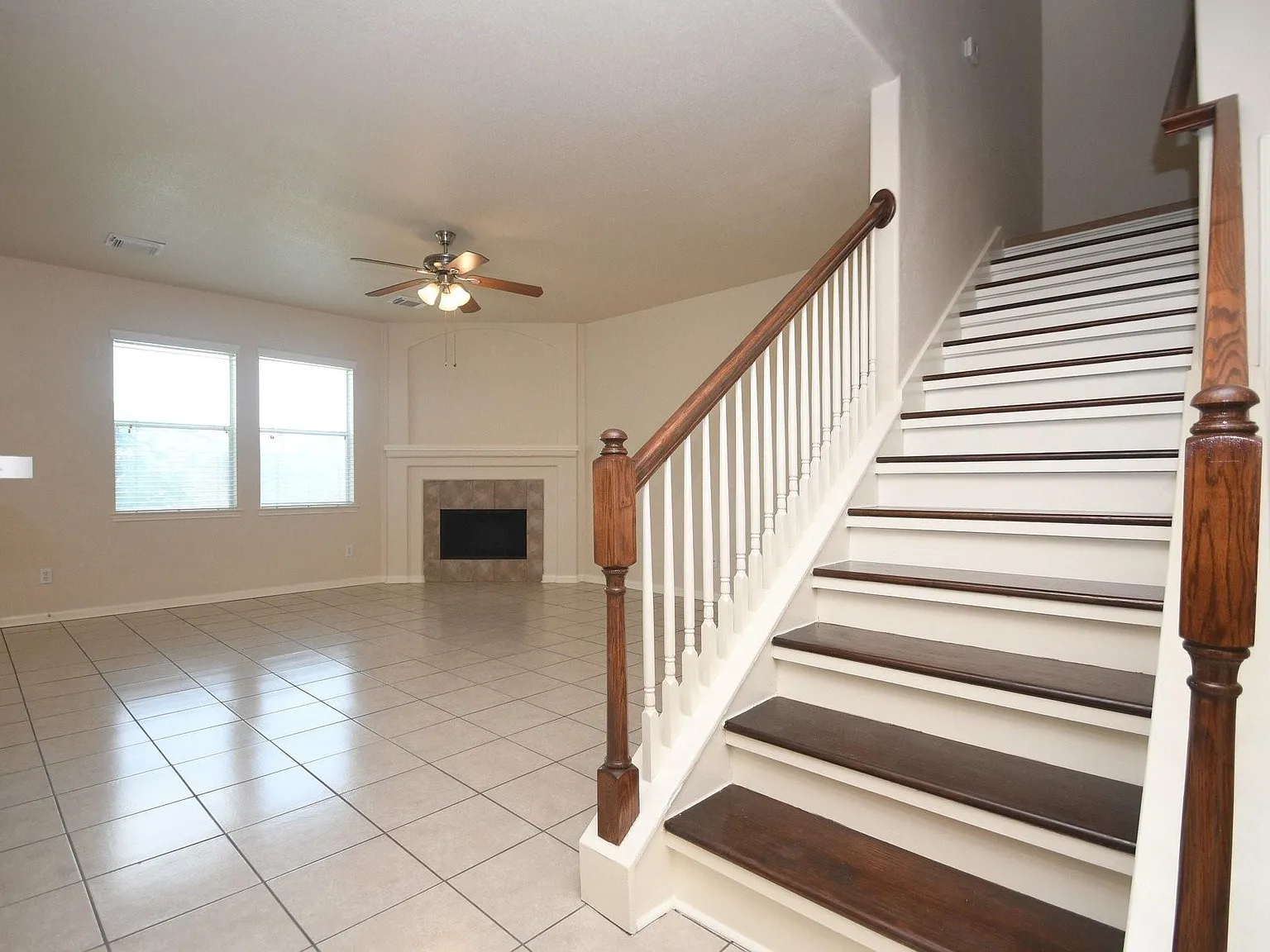 4 bed, 2.5 bath, 2187 sqft, $2,700 — Photo 4