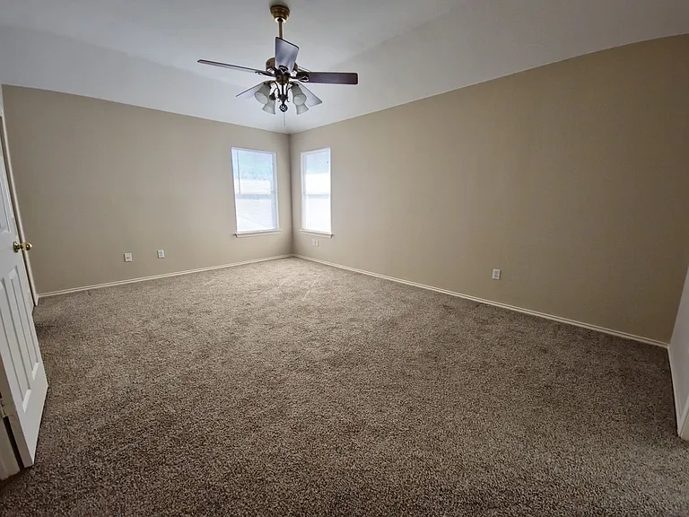5661 Hartson — Photo 24