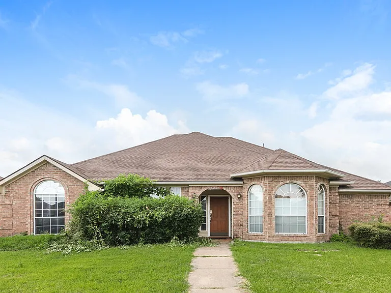 2235 Stillwater Dr — Photo 1