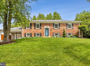 4404 Dartmoor Ln, Alexandria, VA 22310