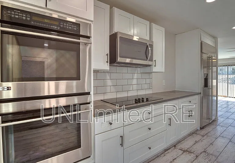 1435 Beefeater Dr — Photo 24