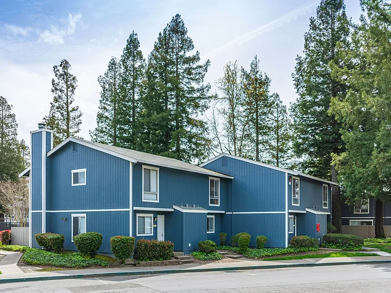 The Grove Luxury Apartments — Photo 43