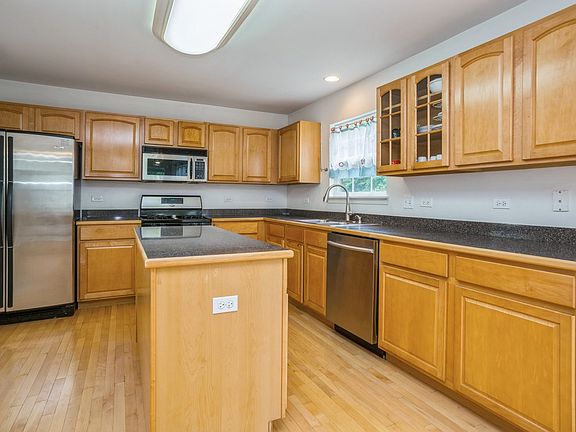 4th image of 3 Waterton Dr