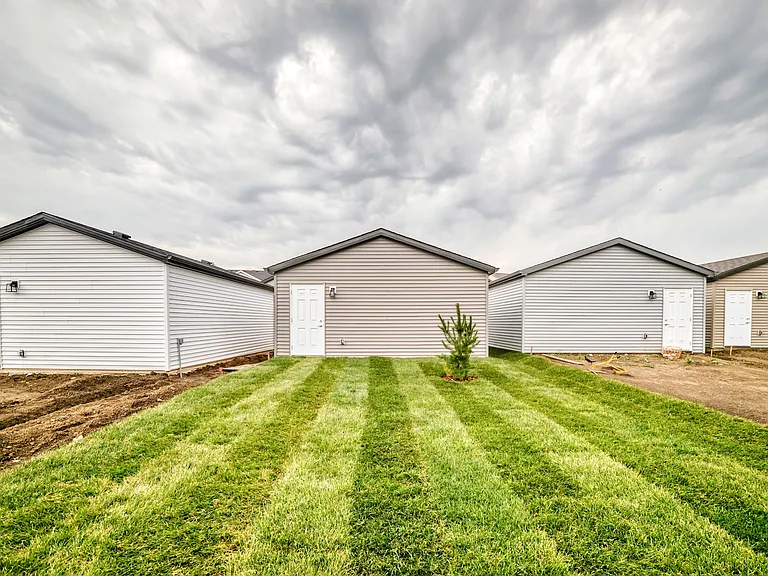 280 Paterson Way SW — Photo 32