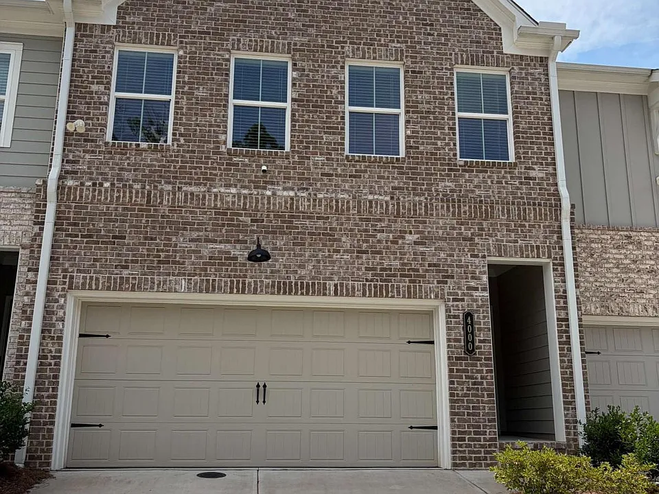 4100 Denton Dr #4100