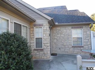 817B Wynnshire Dr, Hickory, NC 28601