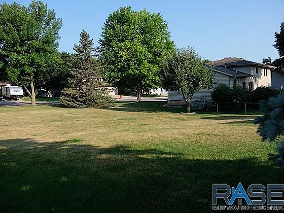 5th image of 6108 W Queens Cir