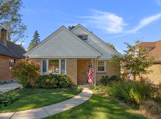 723 N 113th St, Wauwatosa, WI 53226