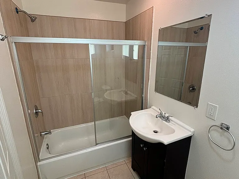 1337 W 55th St — Photo 12