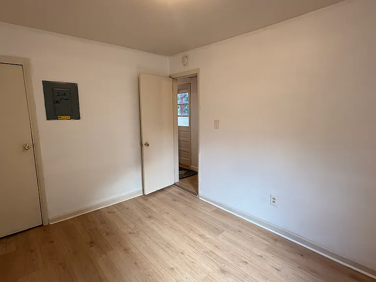 117 Walnut St #2 — Photo 4