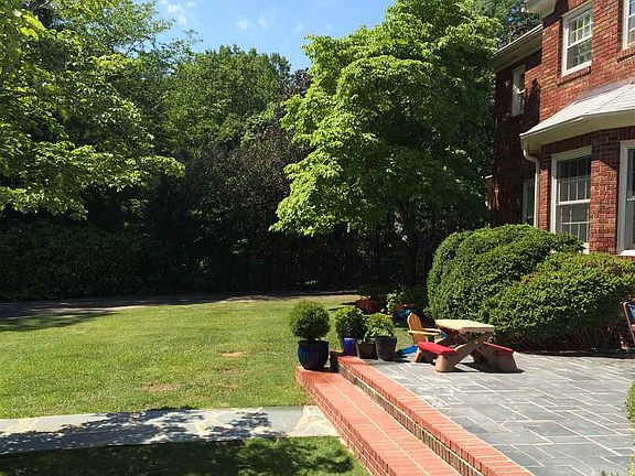 5th image of 112 Sunset Dr