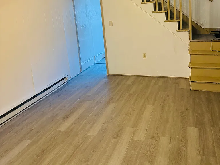444 Lewis St — Photo 3