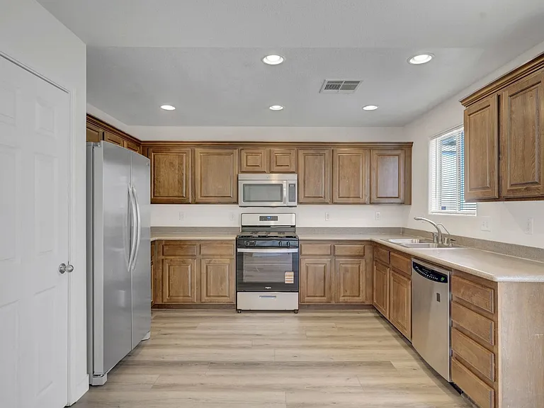 3952 Badgerbrook St — Photo 13