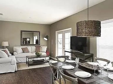 4 bed, 1694 sqft, $2,475 — Photo 2