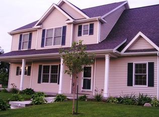 7760 Newburn Cir, Johnston, IA 50131