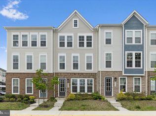 6728 Upland Manor Dr, Gainesville, VA 20155