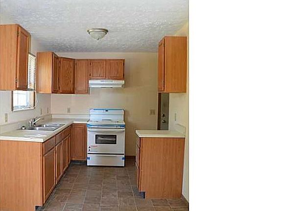 4th image of 13 Whitehart Blvd