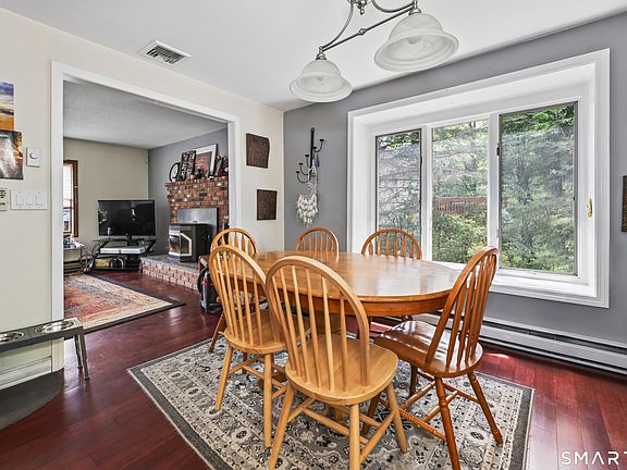 4th image of 58 Oak Hollow Drive