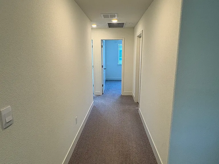 880 Tex Ct — Photo 6