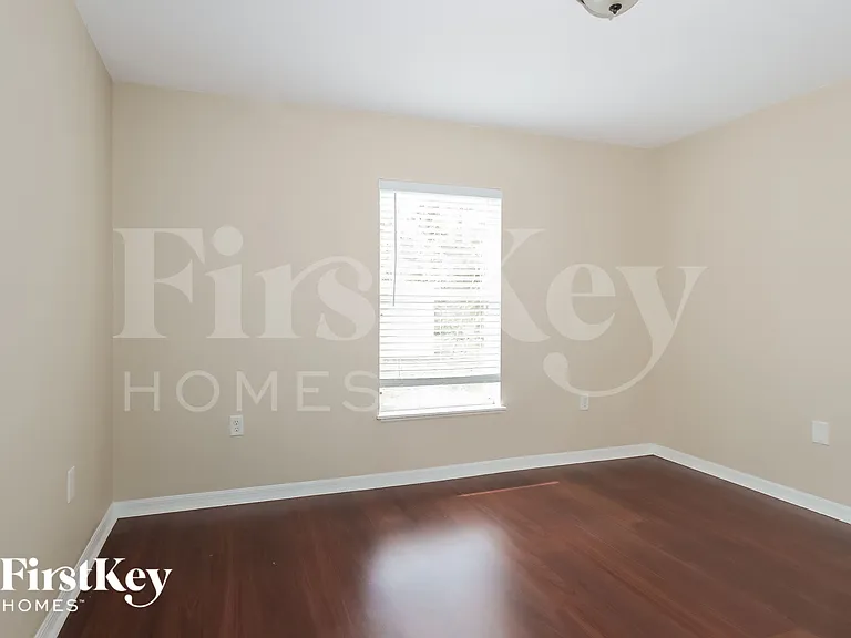 1438 SW Paar Dr — Photo 10