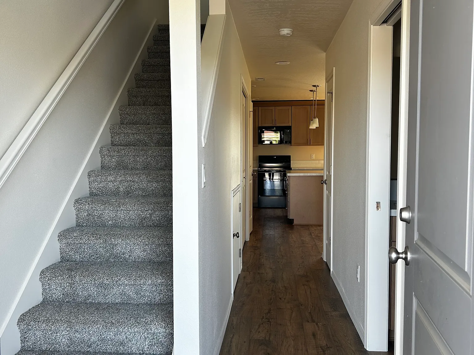 3 bed, 2.5 bath, $1,950 — Photo 2