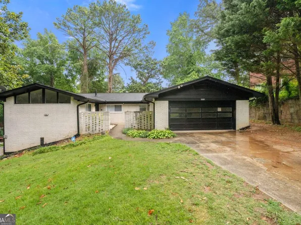 3068 Cherry Blossom Ln, East Pt, GA 30344