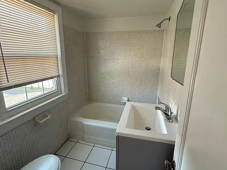 13769 Travilah Rd #2 — Photo 5