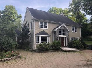 11 Laurel Rd, Stamford, CT 06903