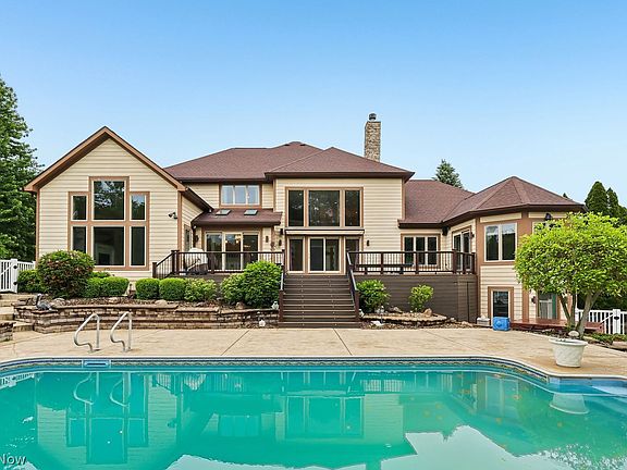 2nd image of 3700 Forest Oaks Dr