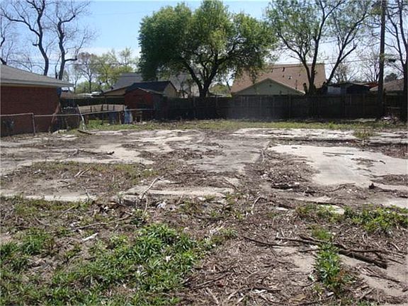 4th image of 16938 Woodburn Dr