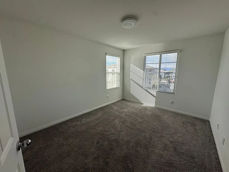 1132 Heliodor Ave — Photo 28