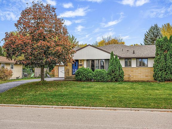 5th image of 3713 Woodbine Ln