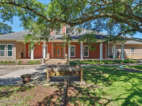 14390 Vidalia Rd, Pass Christian, MS 39571