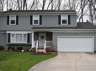 8338 Bridle Ct, Mentor, OH 44060