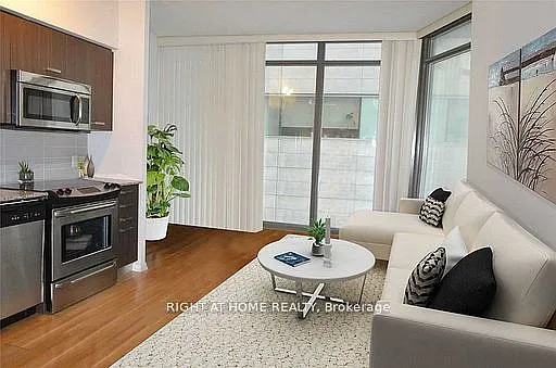 832 Bay St #902 — Photo 7