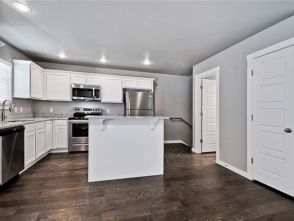 2nd image of 2799 W Lakewood Dr