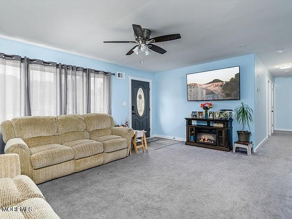4th image of 56 Georgetown Boulevard