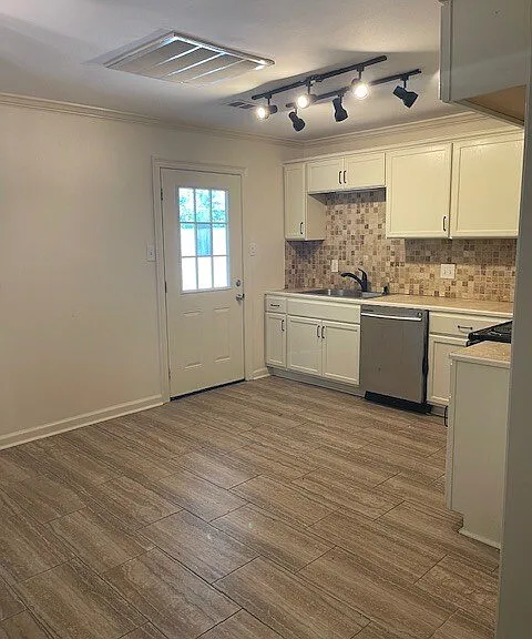 9133 Shadow Bluff Ave — Photo 8