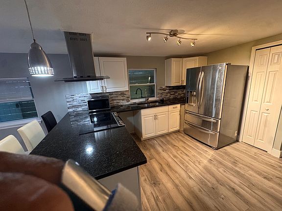 3rd image of 2647 Liberty Blvd