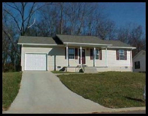 1st image of 1012 Pleasant Knoll Ln