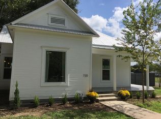 720 Davis St, Taylor, TX 76574