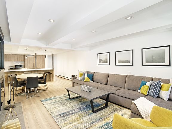 4th image of 124 W Hyman Ave APT 2B