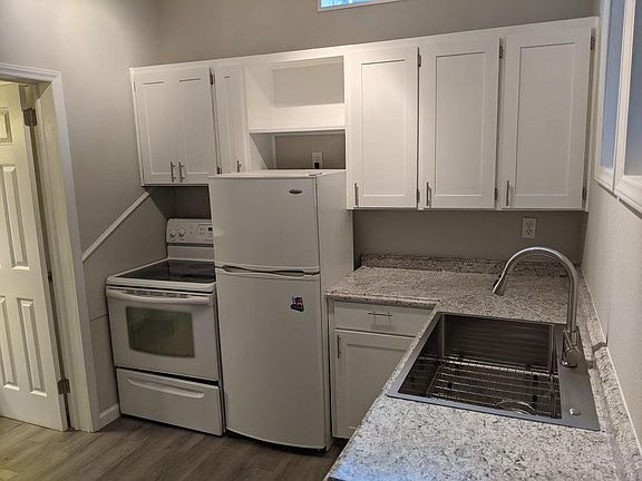 3rd image of 196 East St APT 7