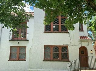 7100 Forsyth Blvd APT B, Saint Louis, MO 63105