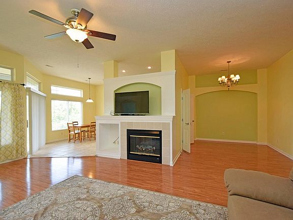 5th image of 7262 White Oak Ct